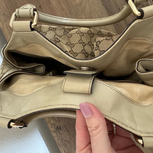 GUCCI
Beige/White GG Canvas Medium Sukey Tote Bag - Picture 11 of 13